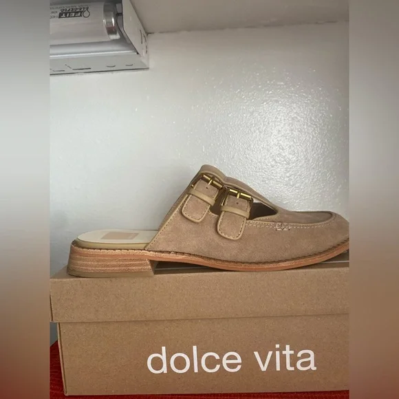 NWT-.DOLCE VITA WOMENS TAN MULES - Picture 15 of 16